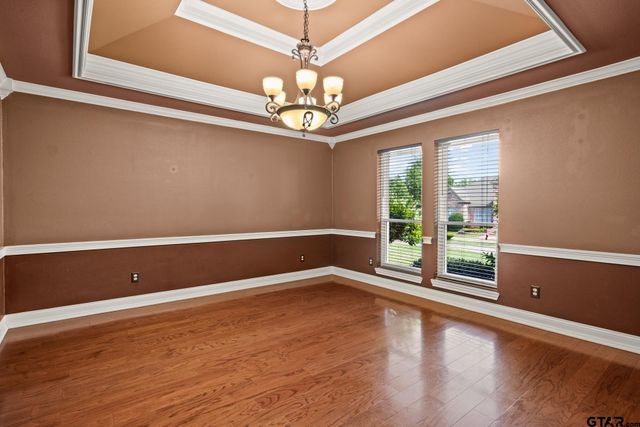 212 Turnberry Cir, Mt Pleasant, TX 75455