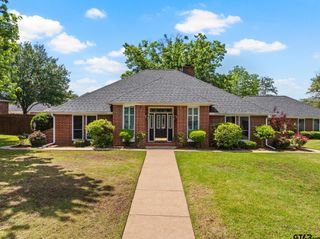 212 Turnberry Cir, Mt Pleasant, TX 75455