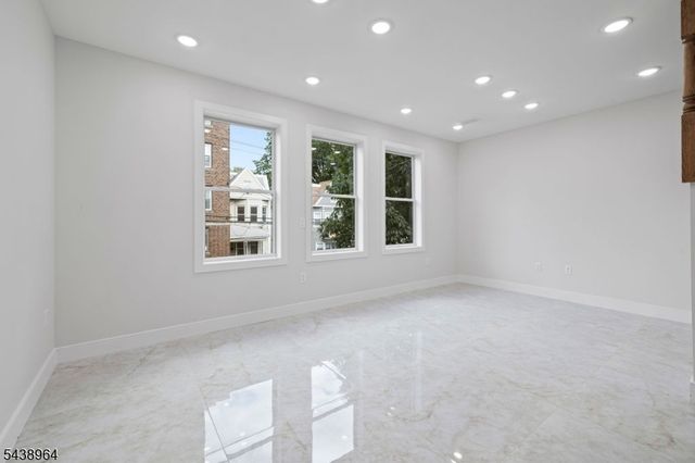 15 Fulton Ave 2, Jersey City, NJ 07305
