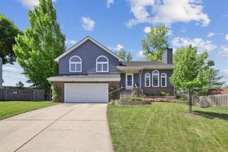 1236 NW 108th Circle, Clive, IA 50325