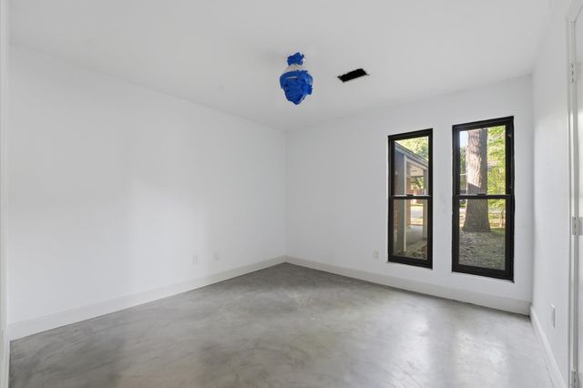 29 S High Oaks Circle, Spring, TX 77380