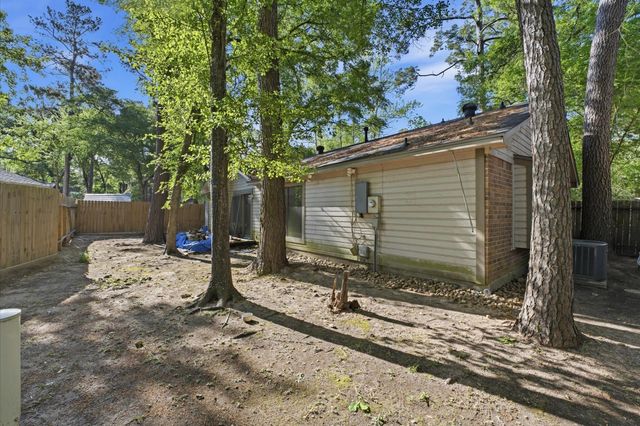 29 S High Oaks Circle, Spring, TX 77380