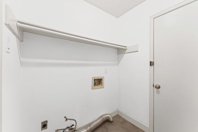 29 S High Oaks Circle, Spring, TX 77380