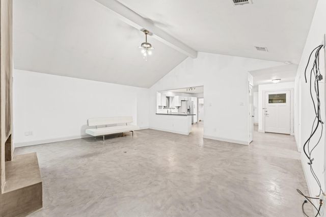 29 S High Oaks Circle, Spring, TX 77380