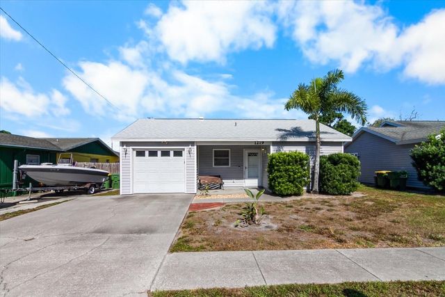 1219 MACKERAL AVENUE, Sarasota, FL 34237