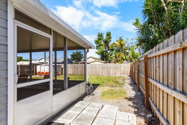 1219 MACKERAL AVENUE, Sarasota, FL 34237