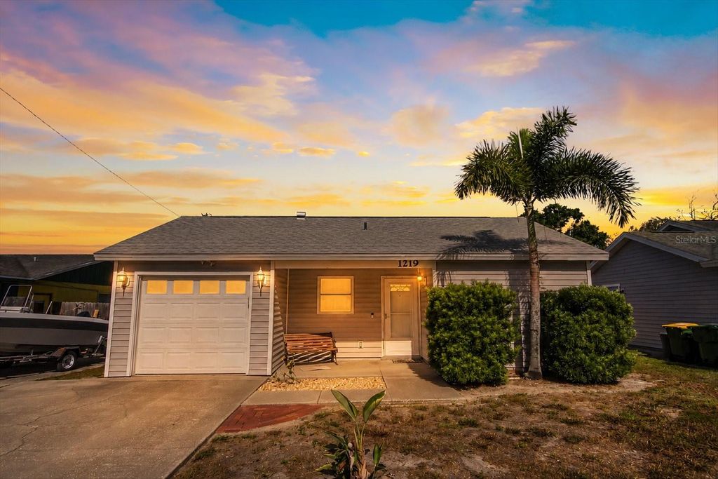 1219 MACKERAL AVENUE, Sarasota, FL 34237
