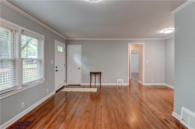 5020 N Brooklyn Avenue, Kansas City, MO 64118