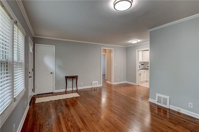 5020 N Brooklyn Avenue, Kansas City, MO 64118