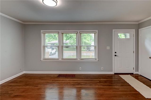 5020 N Brooklyn Avenue, Kansas City, MO 64118
