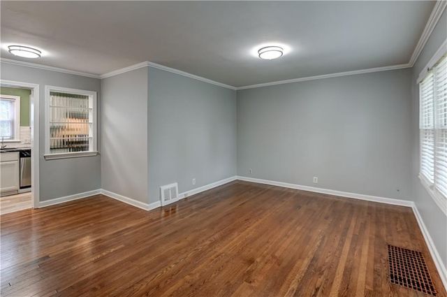 5020 N Brooklyn Avenue, Kansas City, MO 64118