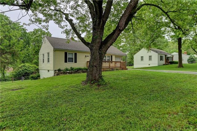5020 N Brooklyn Avenue, Kansas City, MO 64118