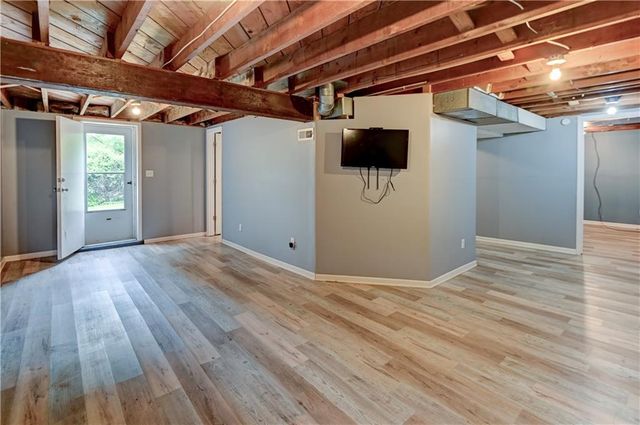 5020 N Brooklyn Avenue, Kansas City, MO 64118