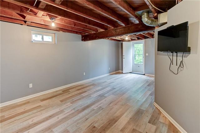 5020 N Brooklyn Avenue, Kansas City, MO 64118