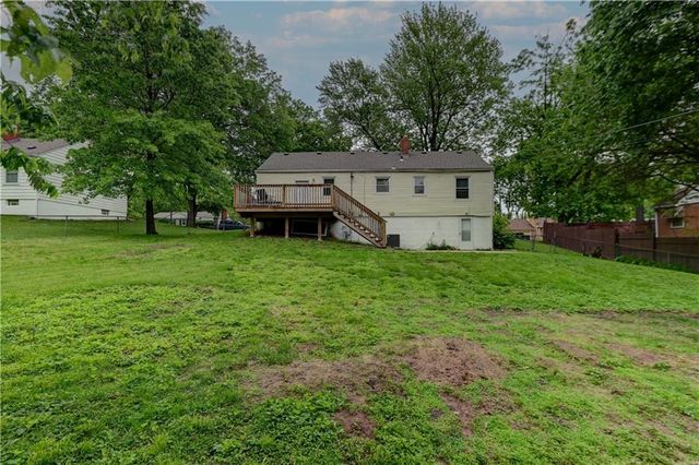 5020 N Brooklyn Avenue, Kansas City, MO 64118