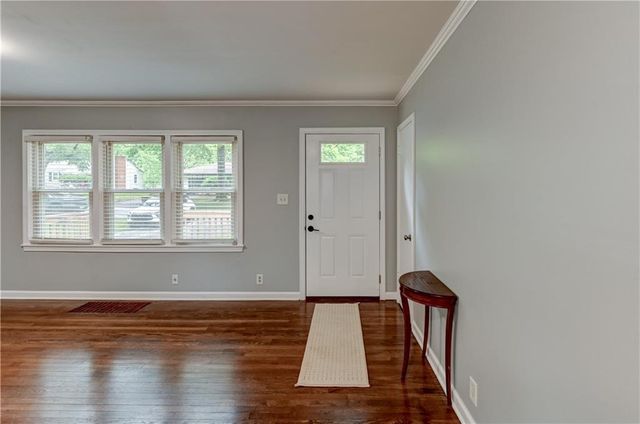5020 N Brooklyn Avenue, Kansas City, MO 64118