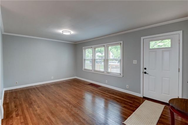 5020 N Brooklyn Avenue, Kansas City, MO 64118
