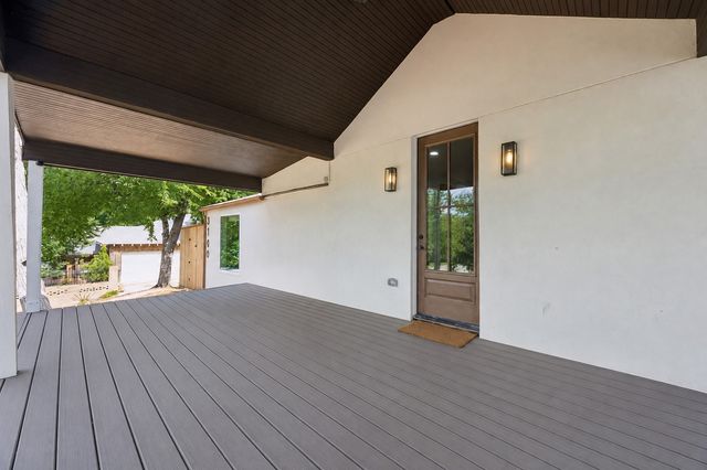 3102 W Jefferson Boulevard, Dallas, TX 75211