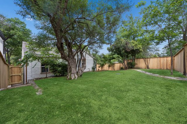 3102 W Jefferson Boulevard, Dallas, TX 75211