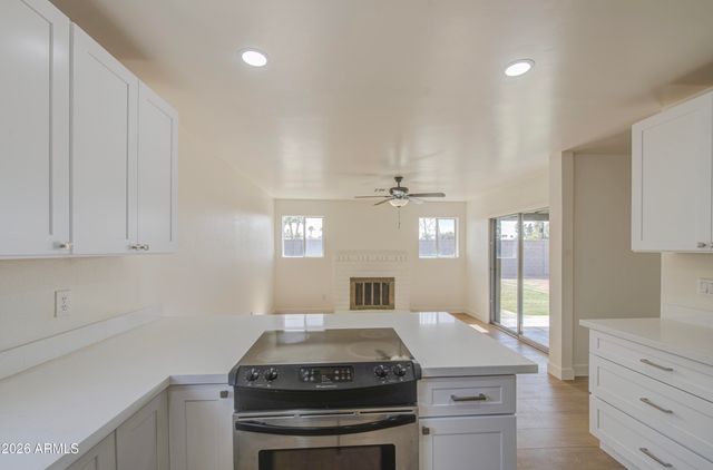 613 W PERALTA Avenue, Mesa, AZ 85210