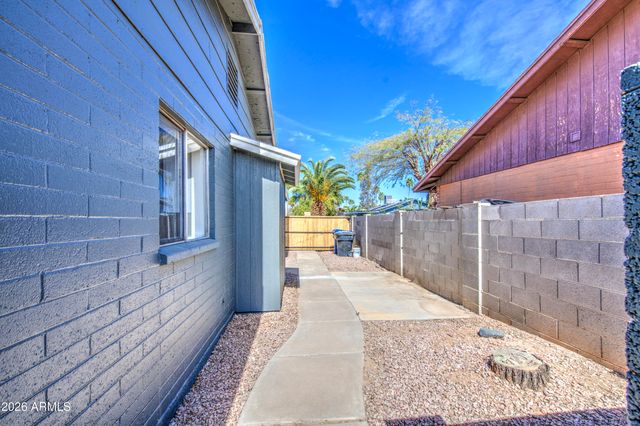 613 W PERALTA Avenue, Mesa, AZ 85210
