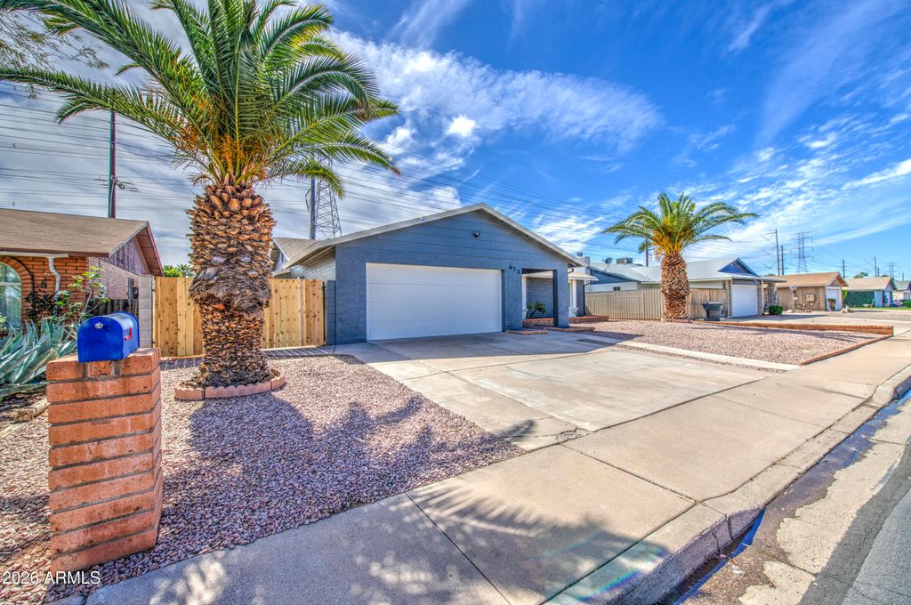 613 W PERALTA Avenue, Mesa, AZ 85210