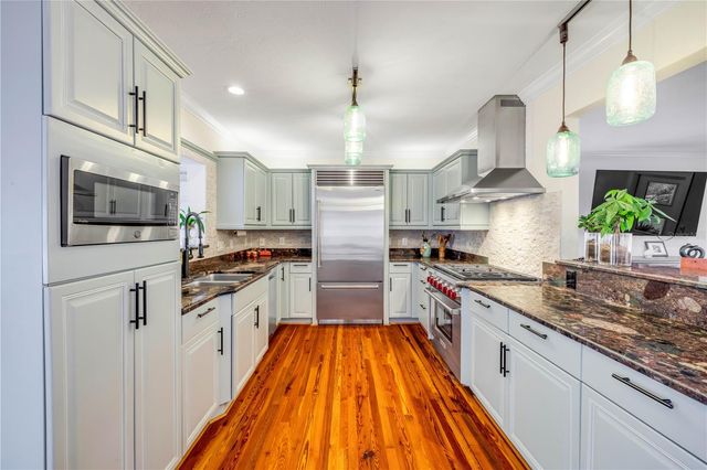 506 YUPON AVENUE, New Smyrna Beach, FL 32169