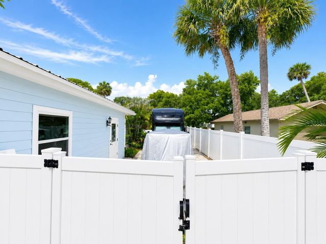 506 YUPON AVENUE, New Smyrna Beach, FL 32169