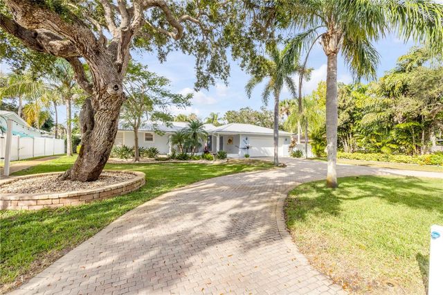 506 YUPON AVENUE, New Smyrna Beach, FL 32169