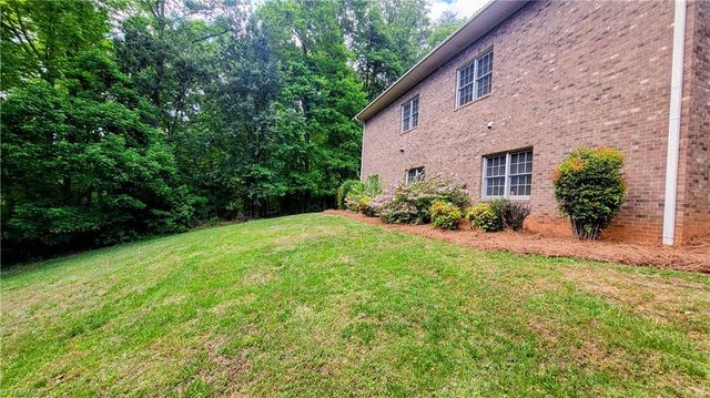 7035 Skylark Road, Pfafftown, NC 27040