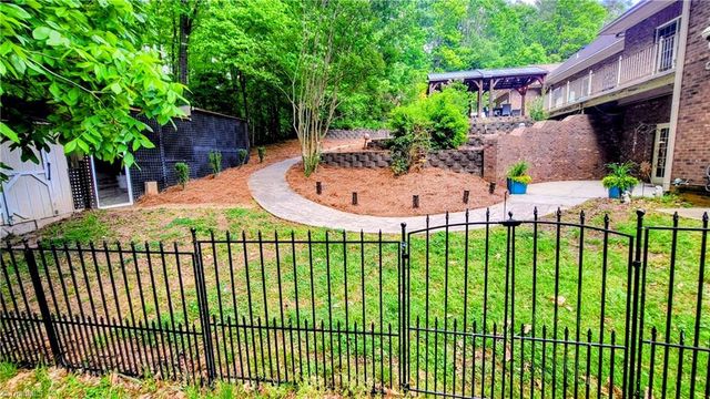 7035 Skylark Road, Pfafftown, NC 27040