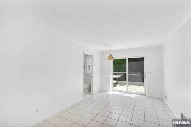 516 Knickerbocker Road, Cresskill, NJ 07626