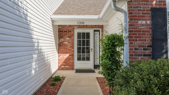 1318 Hamilton Drive, Greenwood, IN 46143