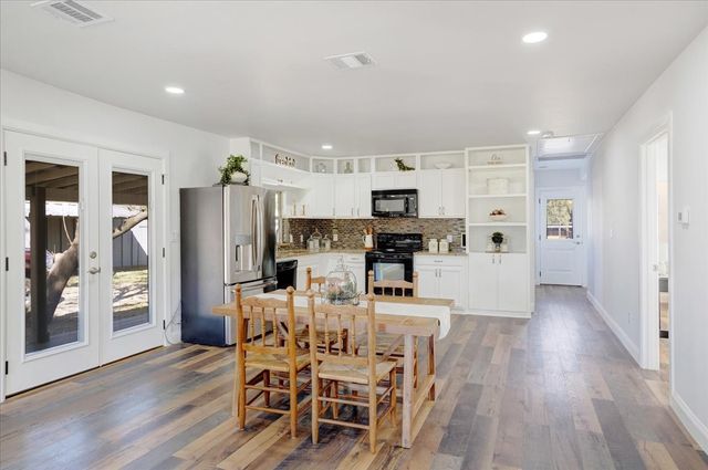 402 W Sam Rayburn Road, Ector, TX 75439