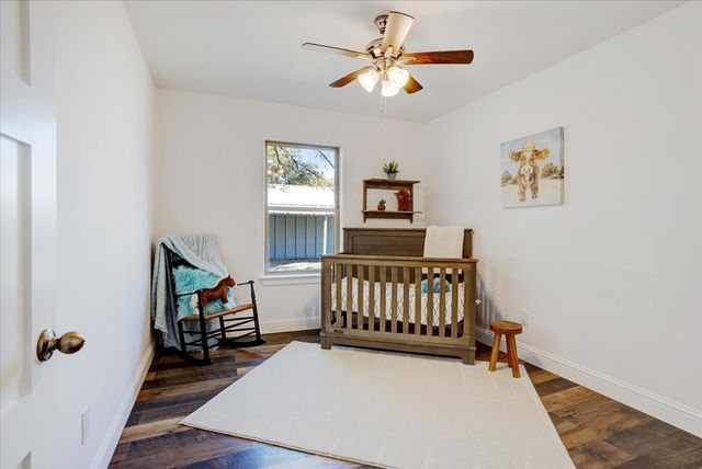 402 W Sam Rayburn Road, Ector, TX 75439