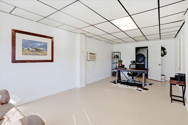 402 W Sam Rayburn Road, Ector, TX 75439