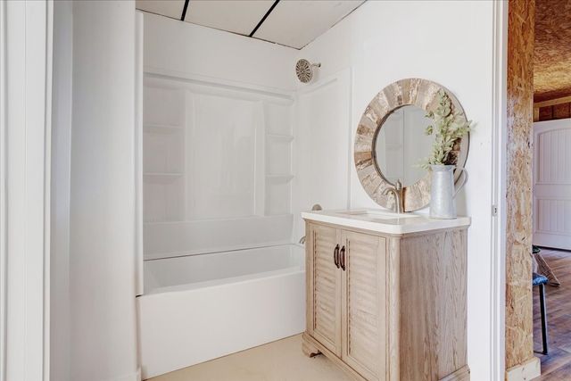 402 W Sam Rayburn Road, Ector, TX 75439