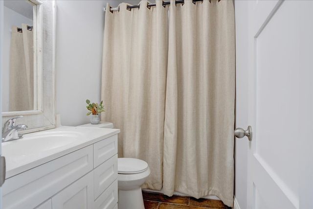 402 W Sam Rayburn Road, Ector, TX 75439