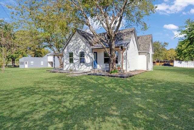 402 W Sam Rayburn Road, Ector, TX 75439