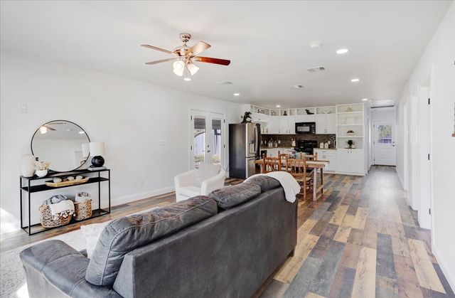 402 W Sam Rayburn Road, Ector, TX 75439