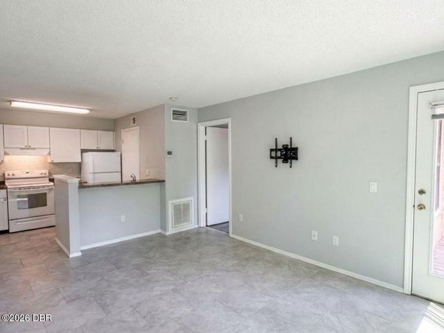 1401 S Palmetto Ave Apt 111, Daytona Beach, FL 32114