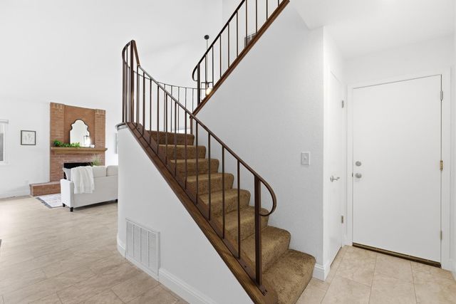 605 Sandpiper Cir, Lodi, CA 95240