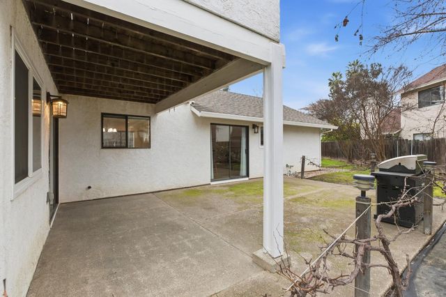 605 Sandpiper Cir, Lodi, CA 95240