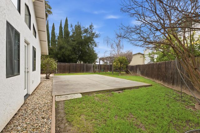 605 Sandpiper Cir, Lodi, CA 95240