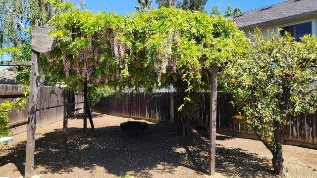 605 Sandpiper Cir, Lodi, CA 95240