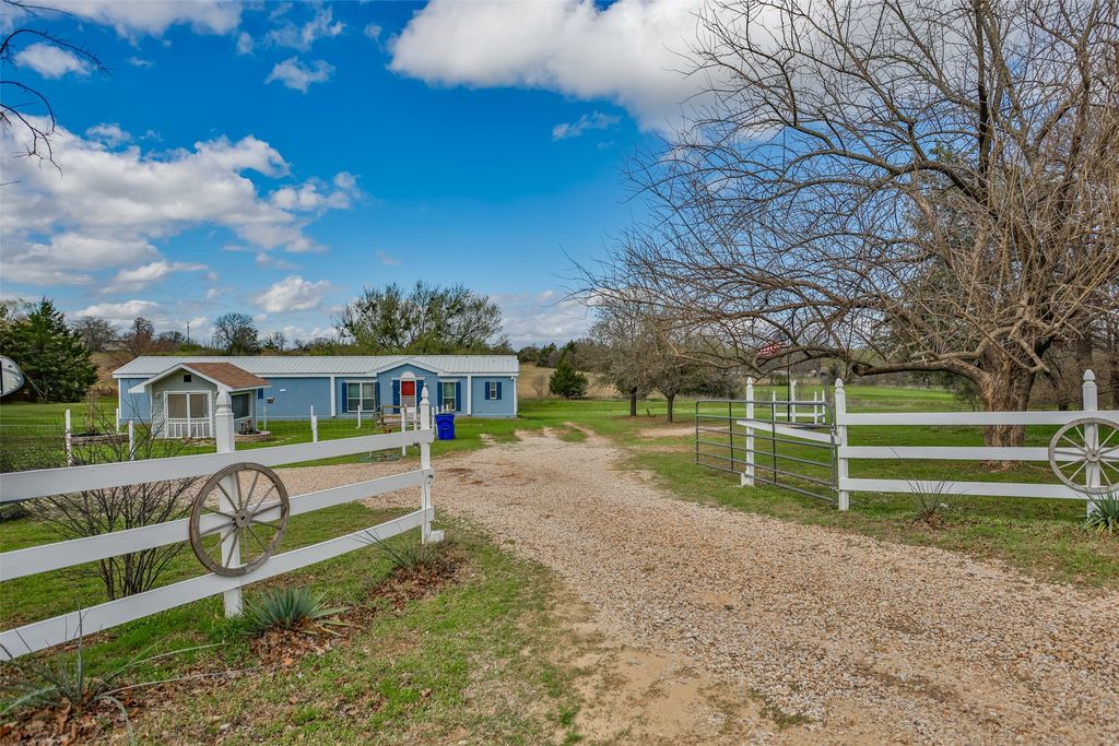217 CR 187, Gainesville, TX 76240