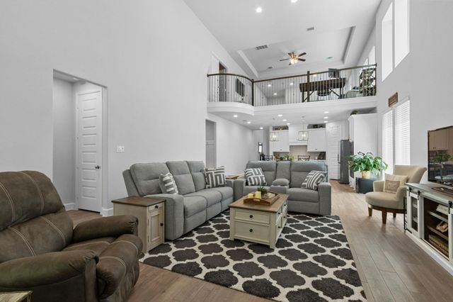 282 Sky Top Drive, Montgomery, TX 77316