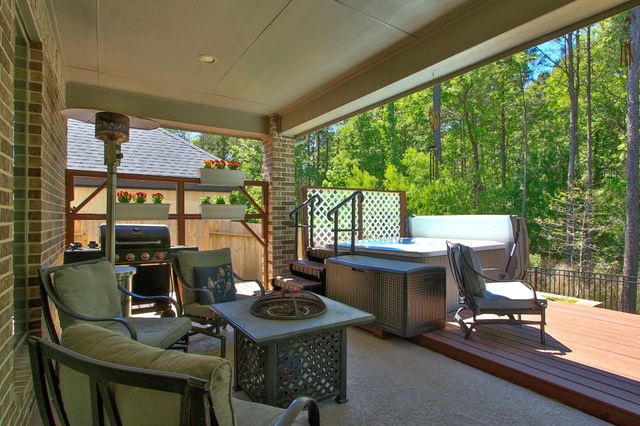 282 Sky Top Drive, Montgomery, TX 77316