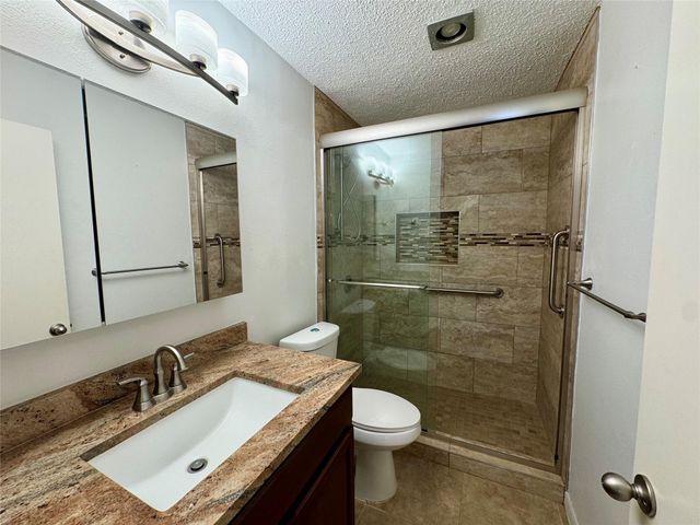 223 Stowaway CV B, Lakeway, TX 78734