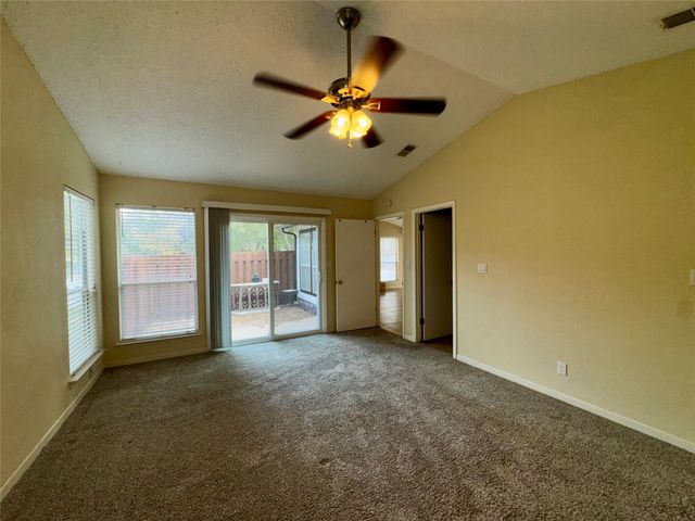 223 Stowaway CV B, Lakeway, TX 78734